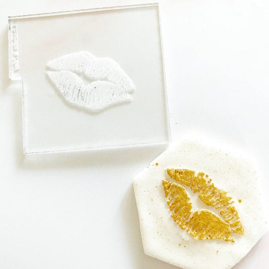 Valentines Reverse Embosser - Lips