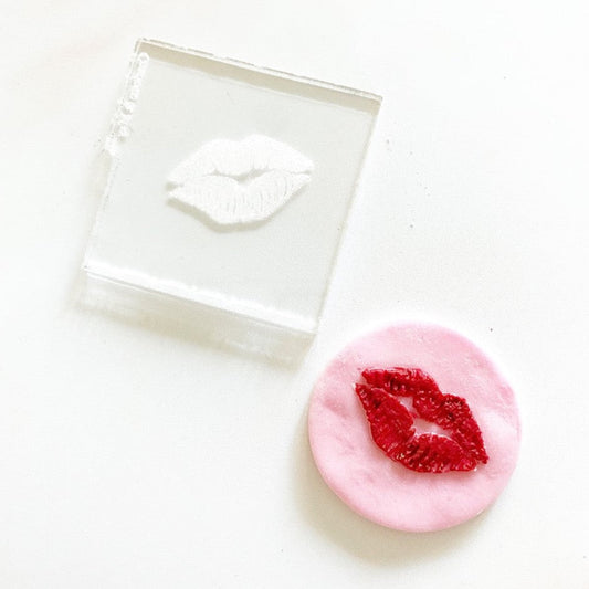 Valentines Reverse Embosser - Mini 'lips'